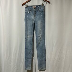 Guess size 24 light wash skinny jeans
